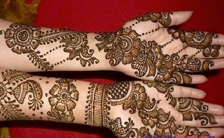 Meenal - Best Bridal & Wedding Mehendi Artist in  Delhi NCR | BookEventZ