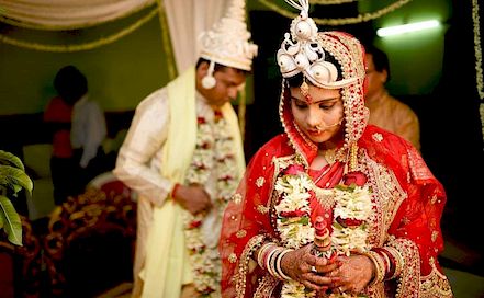 The Moments Captured - Best Wedding & Candid Photographer in  Kolkata | BookEventZ