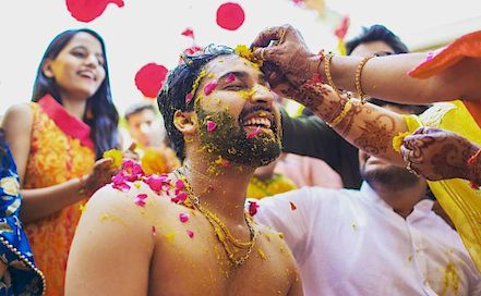 Shikhar Tundele Photography - Best Wedding & Candid Photographer in  Indore | BookEventZ