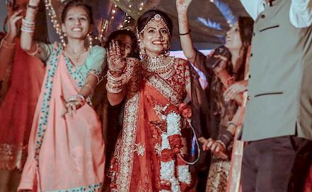 Wedmantram - Best Wedding & Candid Photographer in  Ahmedabad | BookEventZ
