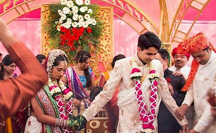VAN  Wedding Photographer, Mumbai- Photos, Price & Reviews | BookEventZ