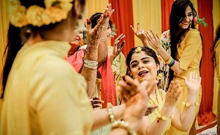 Ayushi Jain Photography - Best Wedding & Candid Photographer in  Indore | BookEventZ