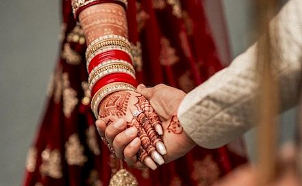 Female Professional Wedding Photographer in Chenna - Best Wedding & Candid Photographer in  Chennai | BookEventZ