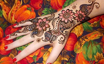 Deepa - Best Bridal & Wedding Mehendi Artist in  Nagpur