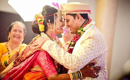 The Moonstruck Stories - Best Wedding & Candid Photographer in  Mumbai | BookEventZ