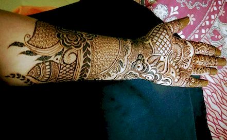 Navshin - Best Bridal & Wedding Mehendi Artist in  Pune