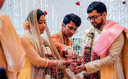 Photo Hunterz - Best Wedding & Candid Photographer in  Delhi NCR | BookEventZ
