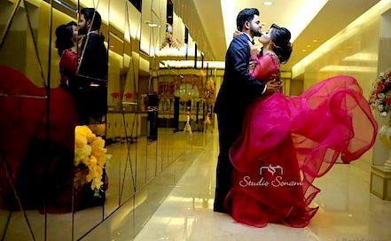 Sonam Studio - Best Wedding & Candid Photographer in  Delhi NCR | BookEventZ