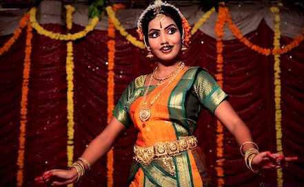 VClicks Phactory - Best Wedding & Candid Photographer in  Hyderabad | BookEventZ