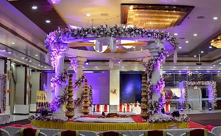 Aarya Grand Hotels & Resorts SG Highway Ahmedabad Photo