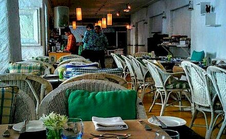 Olive Bar & Kitchen Union Park Khar Lounge in Khar