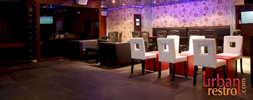 Photo of Hooters Cafe- Lounge & Terrace DLF Phase III Lounge | Party Places - 30% Off | BookEventZ