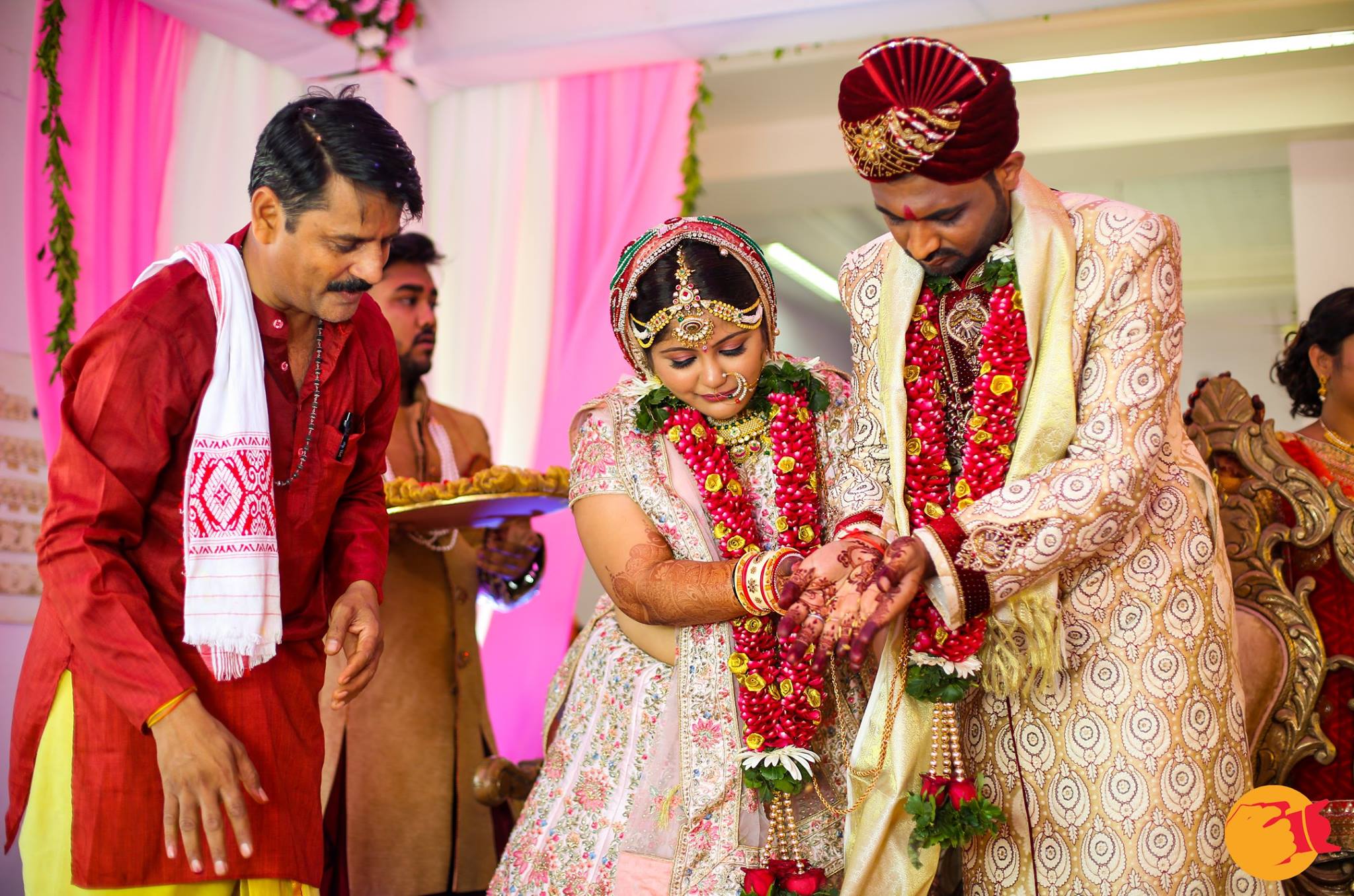 Candid Clicks Wedding Photographer, Mumbai