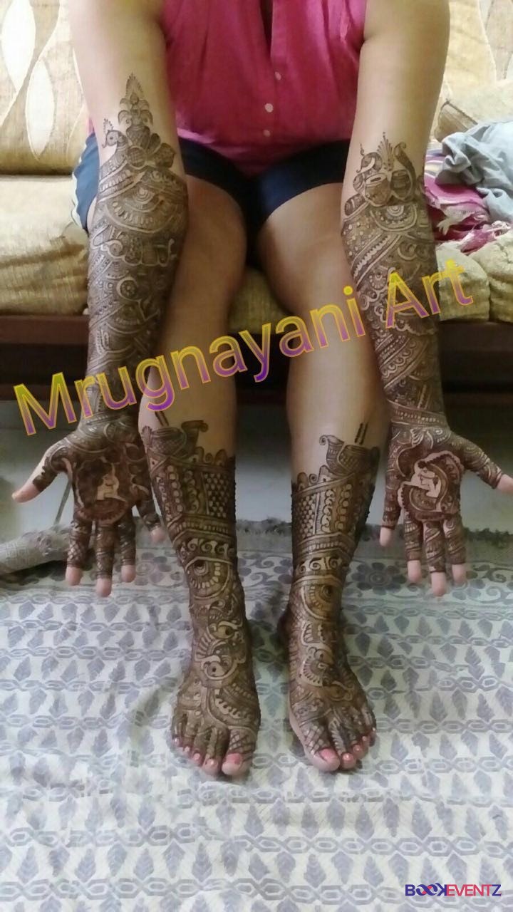 Mrugnayani Mehendi Artist,  Pune