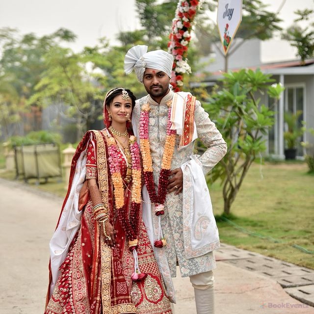 Capture Pictures Wedding Photographer, Mumbai