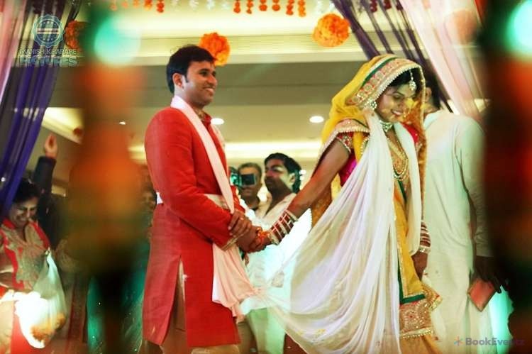 Manish Khapare Wedding Photographer, Pune