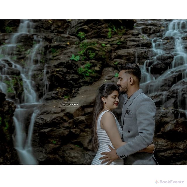 Studio Canon Clicker Wedding Photographer, Surat