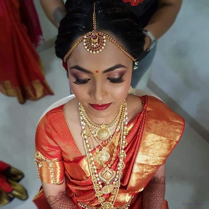 Sunil navle bridal makeup artist Makeup Artist,  Mumbai