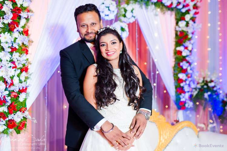 Tonmoy Saha  & Films Wedding Photographer, Pune