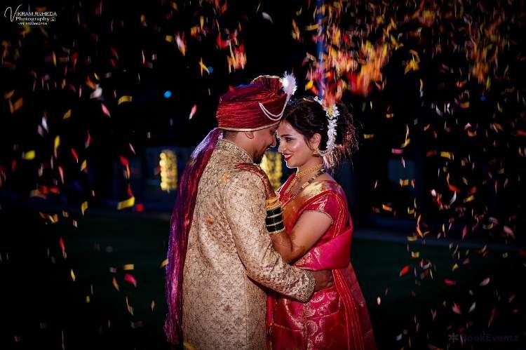 Vikram Roheda  Wedding Photographer, Pune